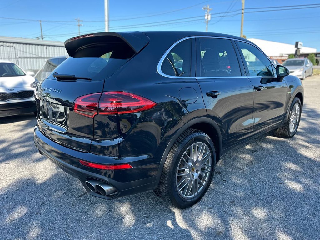 Photo 7 of this PORSCHE CAYENNE