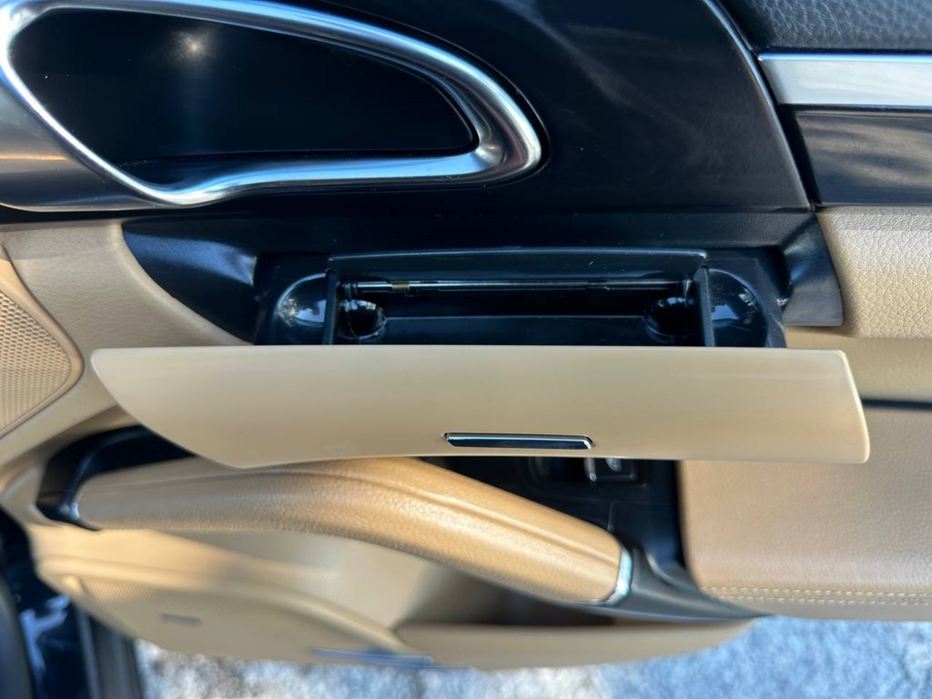 Photo 39 of this PORSCHE CAYENNE