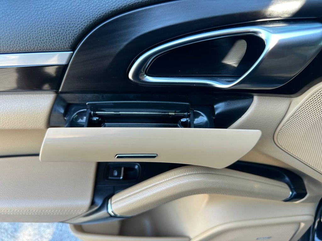 Photo 37 of this PORSCHE CAYENNE