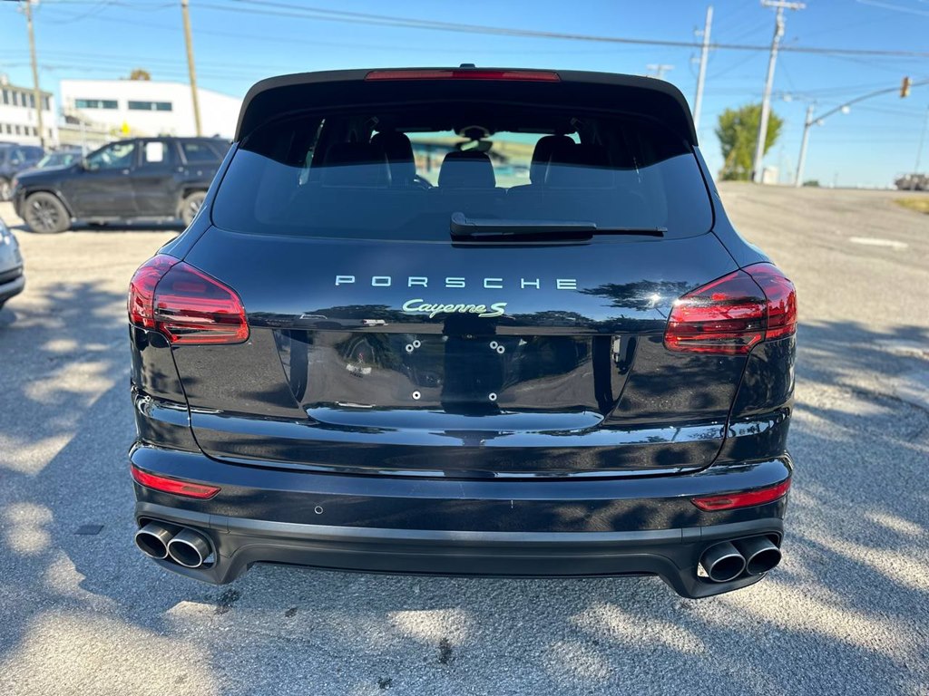 Photo 6 of this PORSCHE CAYENNE