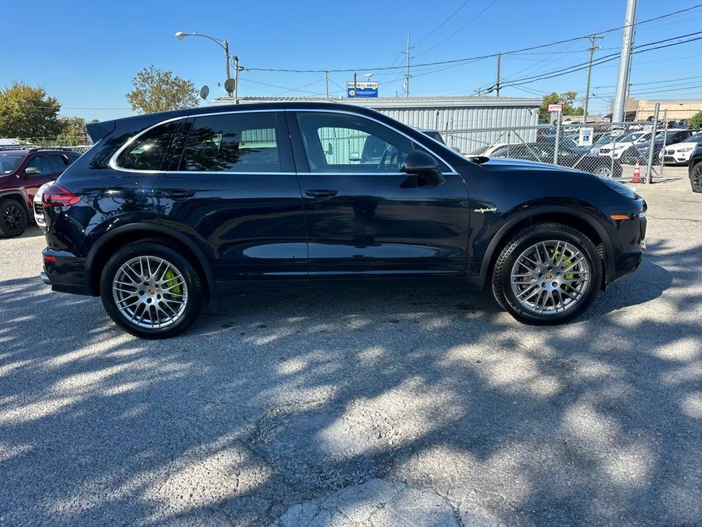 Photo 5 of this PORSCHE CAYENNE