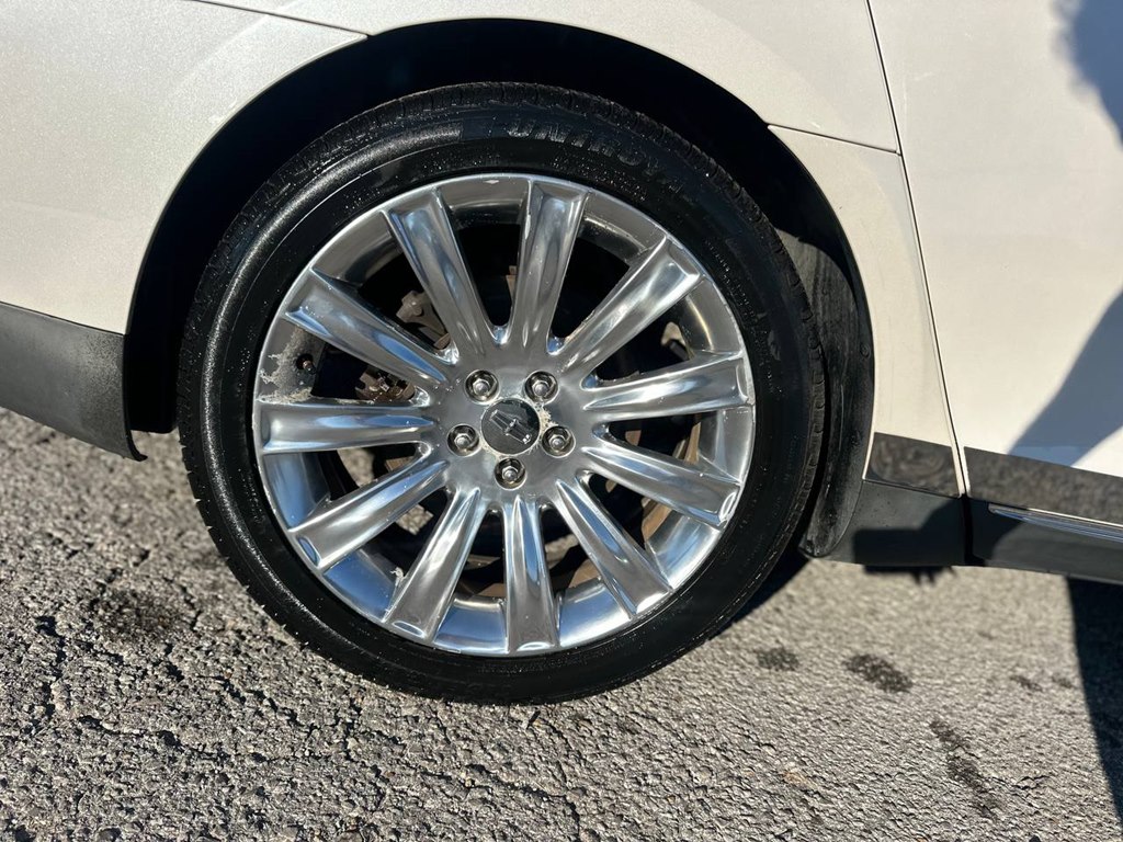 Photo 29 of this LINCOLN MKS