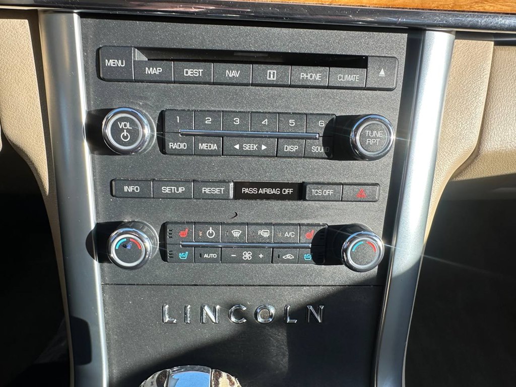 Photo 37 of this LINCOLN MKS