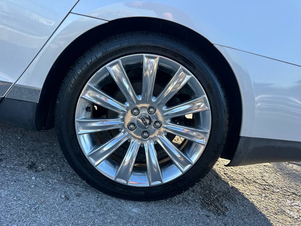 Photo 30 of this LINCOLN MKS