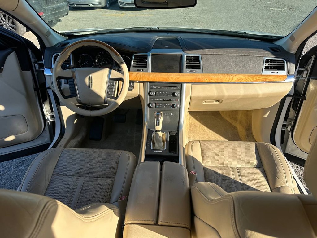 Photo 22 of this LINCOLN MKS