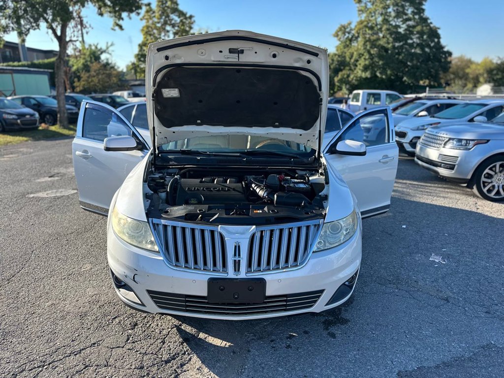 Photo 10 of this LINCOLN MKS