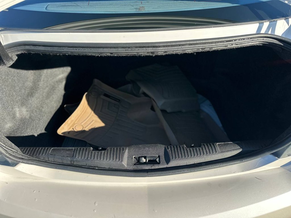 Photo 12 of this LINCOLN MKS