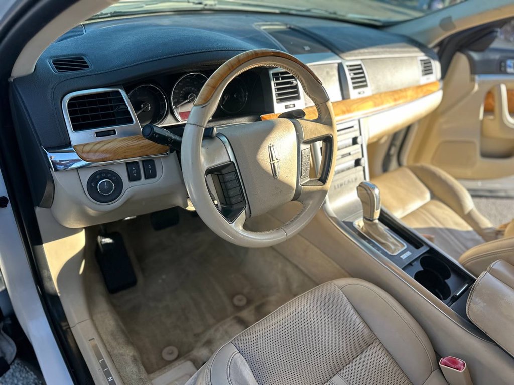 Photo 14 of this LINCOLN MKS