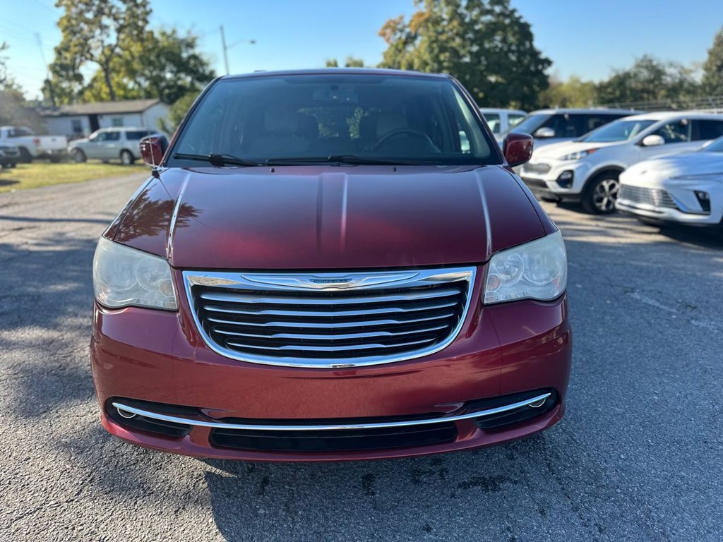 Photo 3 of this CHRYSLER TOWN & COUNTRY