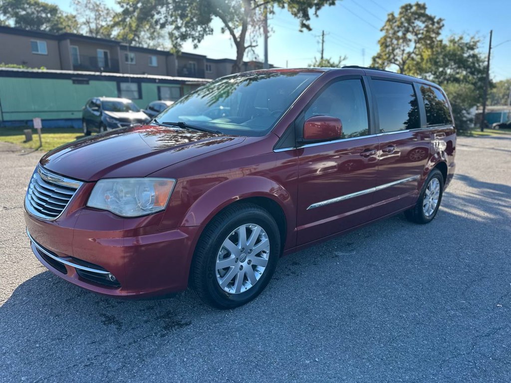 Photo 2 of this CHRYSLER TOWN & COUNTRY
