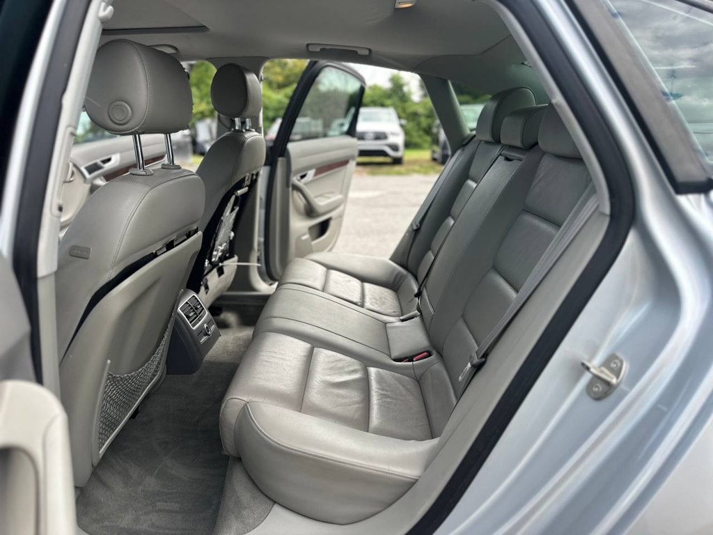 Photo 17 of this AUDI A6