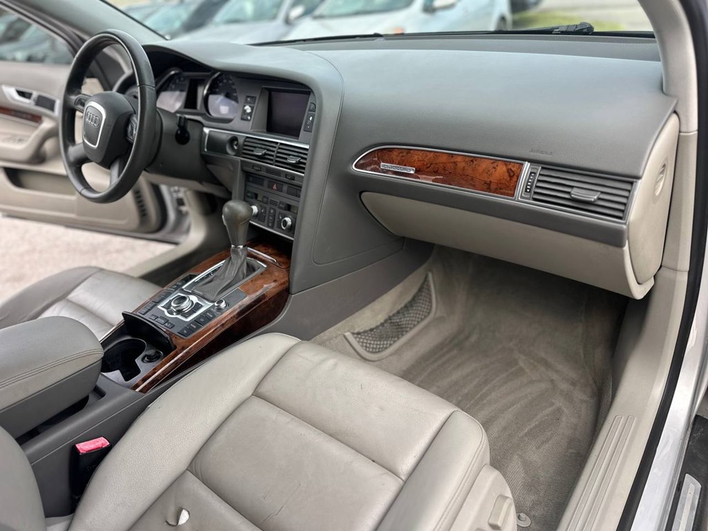Photo 26 of this AUDI A6