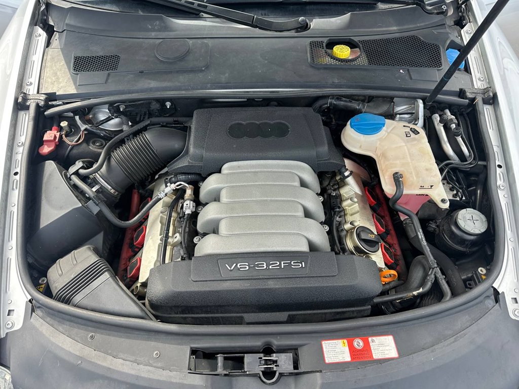 Photo 10 of this AUDI A6