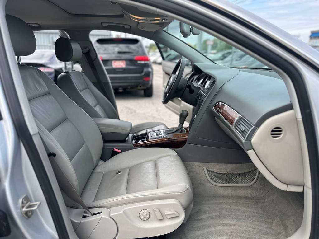 Photo 24 of this AUDI A6