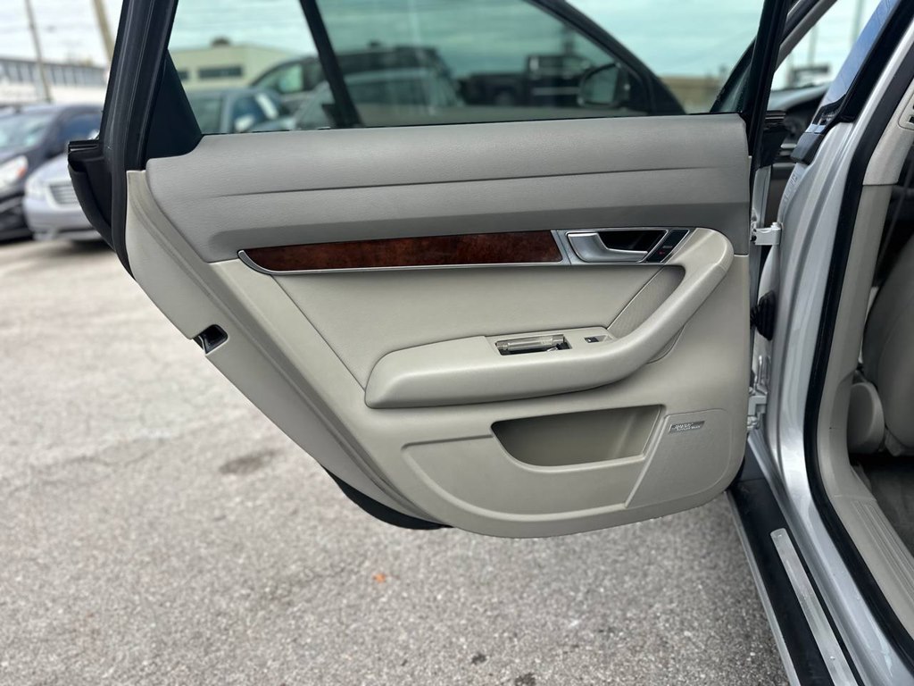 Photo 18 of this AUDI A6