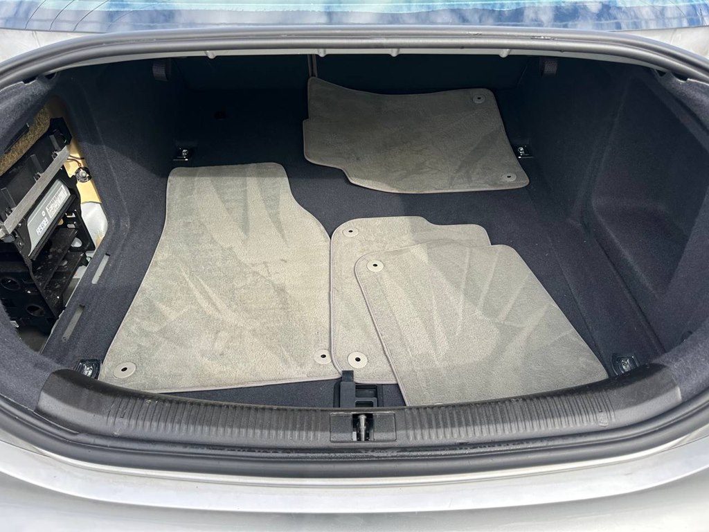 Photo 13 of this AUDI A6