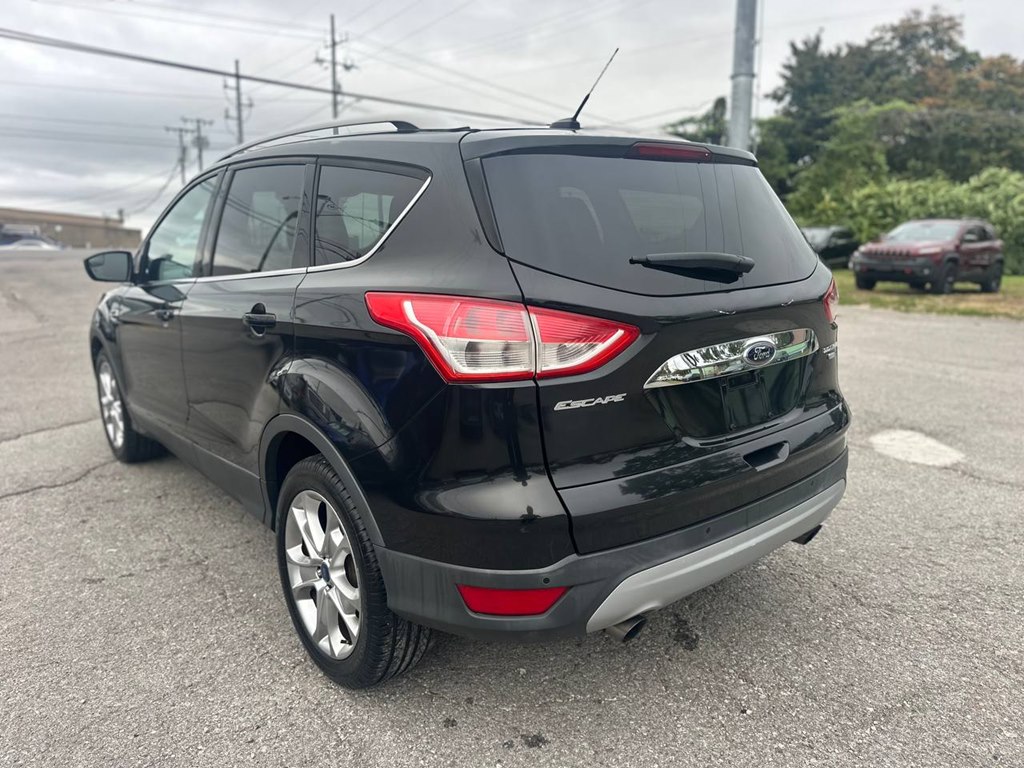 Photo 8 of this FORD ESCAPE