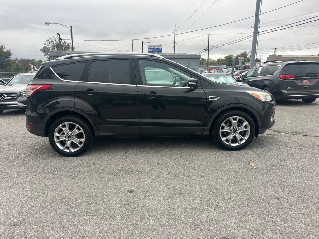 Photo 6 of this FORD ESCAPE