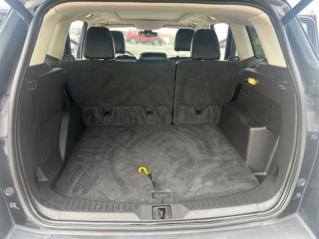 Photo 12 of this FORD ESCAPE