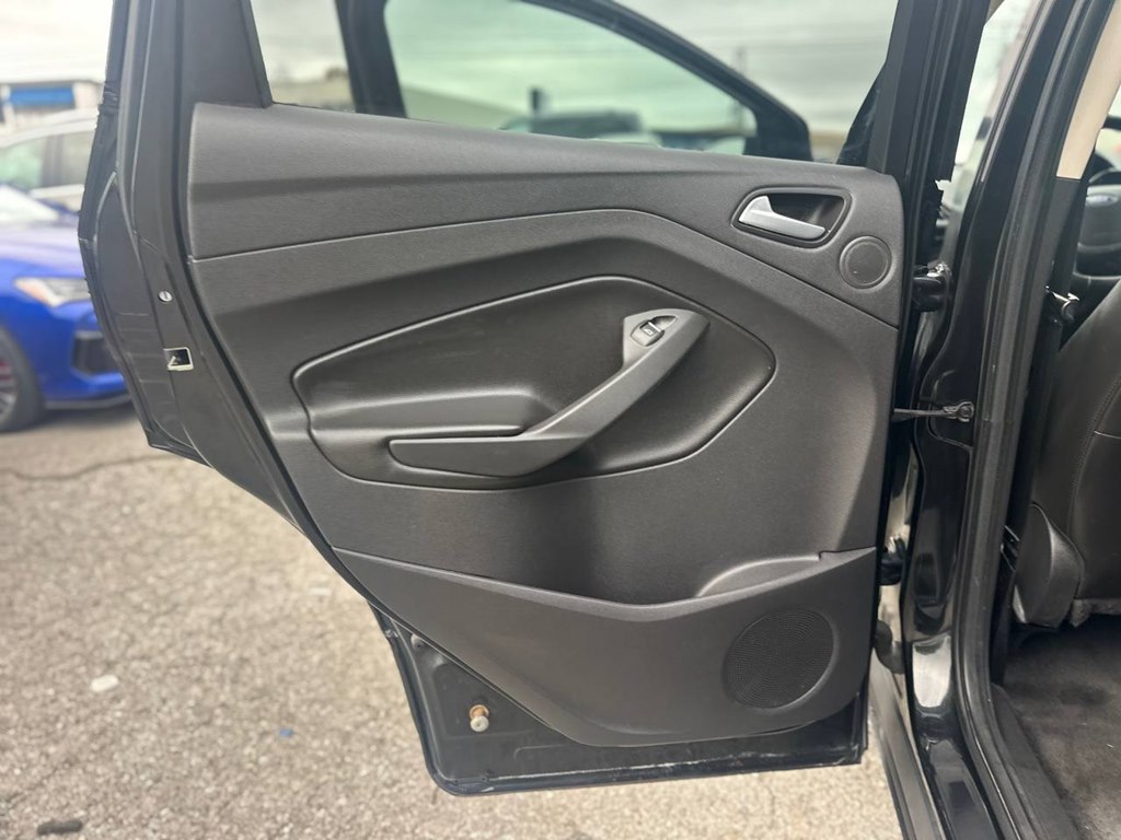 Photo 20 of this FORD ESCAPE