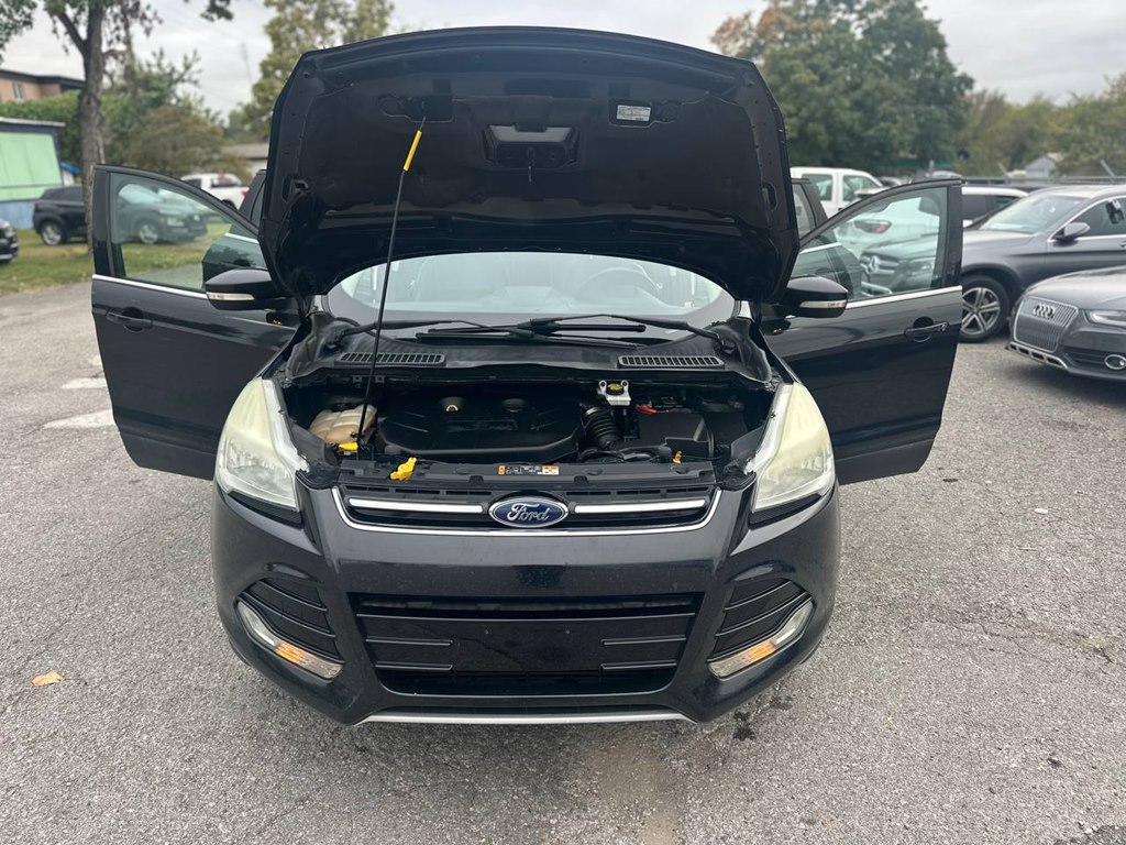 Photo 10 of this FORD ESCAPE
