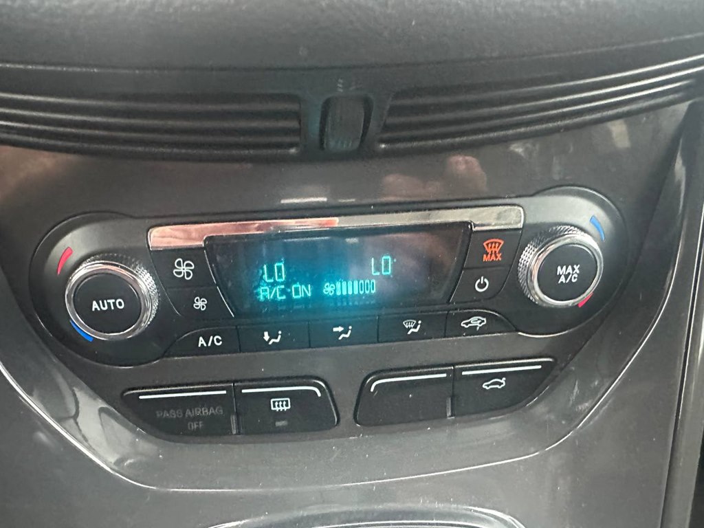 Photo 34 of this FORD ESCAPE