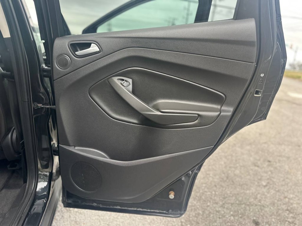 Photo 24 of this FORD ESCAPE
