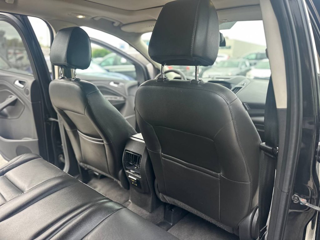 Photo 22 of this FORD ESCAPE