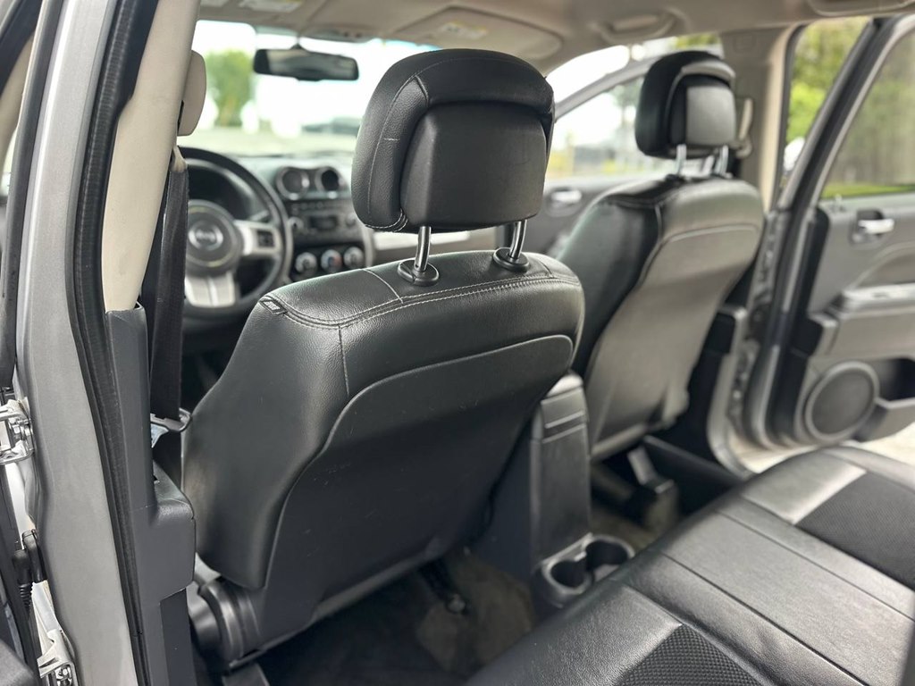 Photo 14 of this JEEP COMPASS