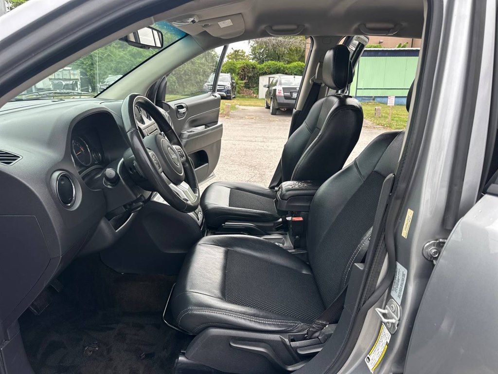 Photo 10 of this JEEP COMPASS