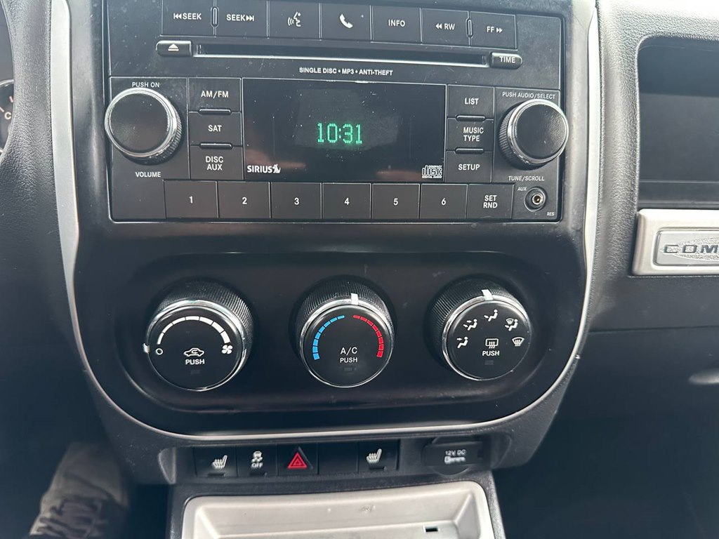 Photo 27 of this JEEP COMPASS