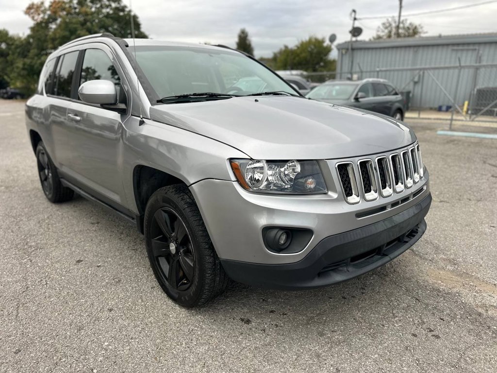 Photo 3 of this JEEP COMPASS