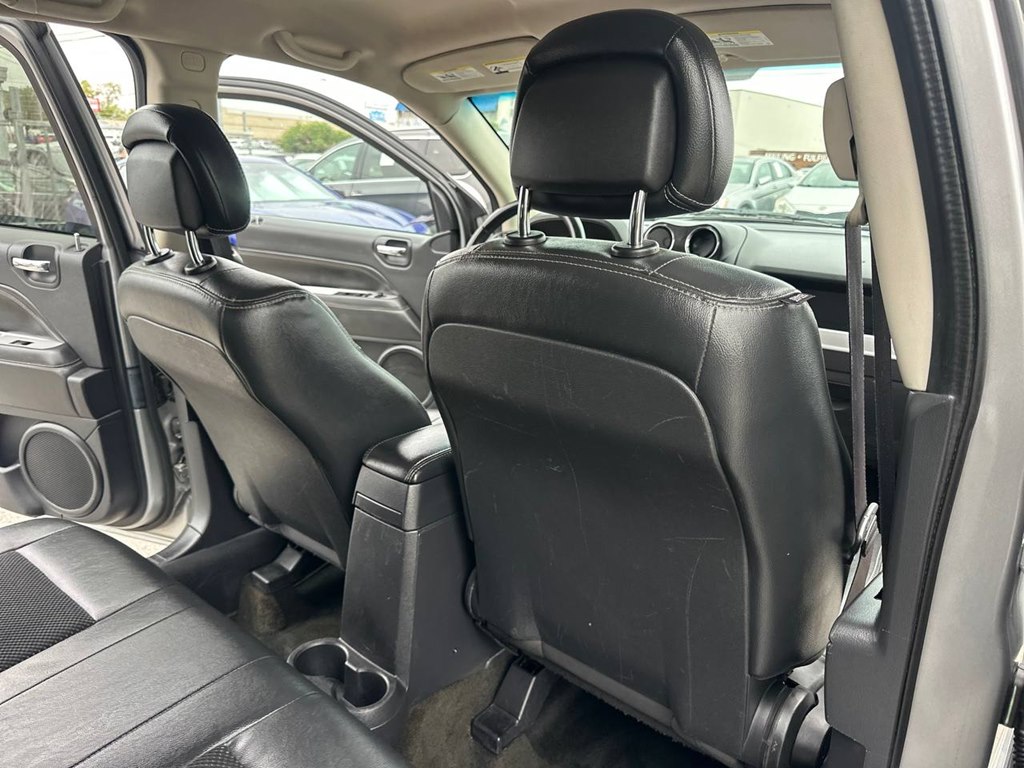 Photo 18 of this JEEP COMPASS
