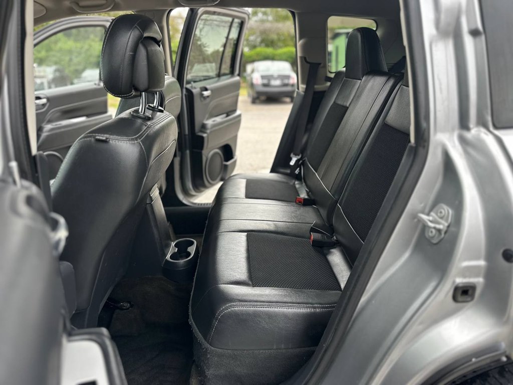 Photo 13 of this JEEP COMPASS