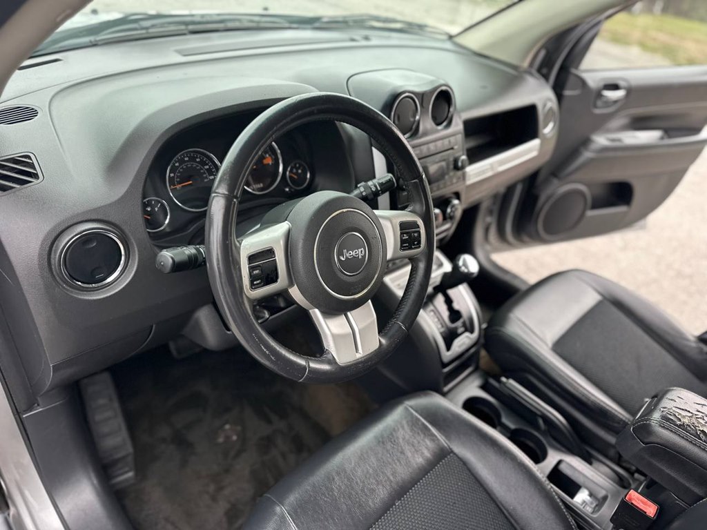 Photo 12 of this JEEP COMPASS