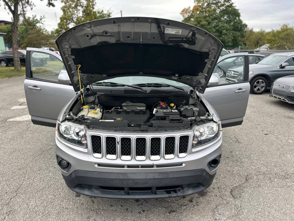 Photo 8 of this JEEP COMPASS