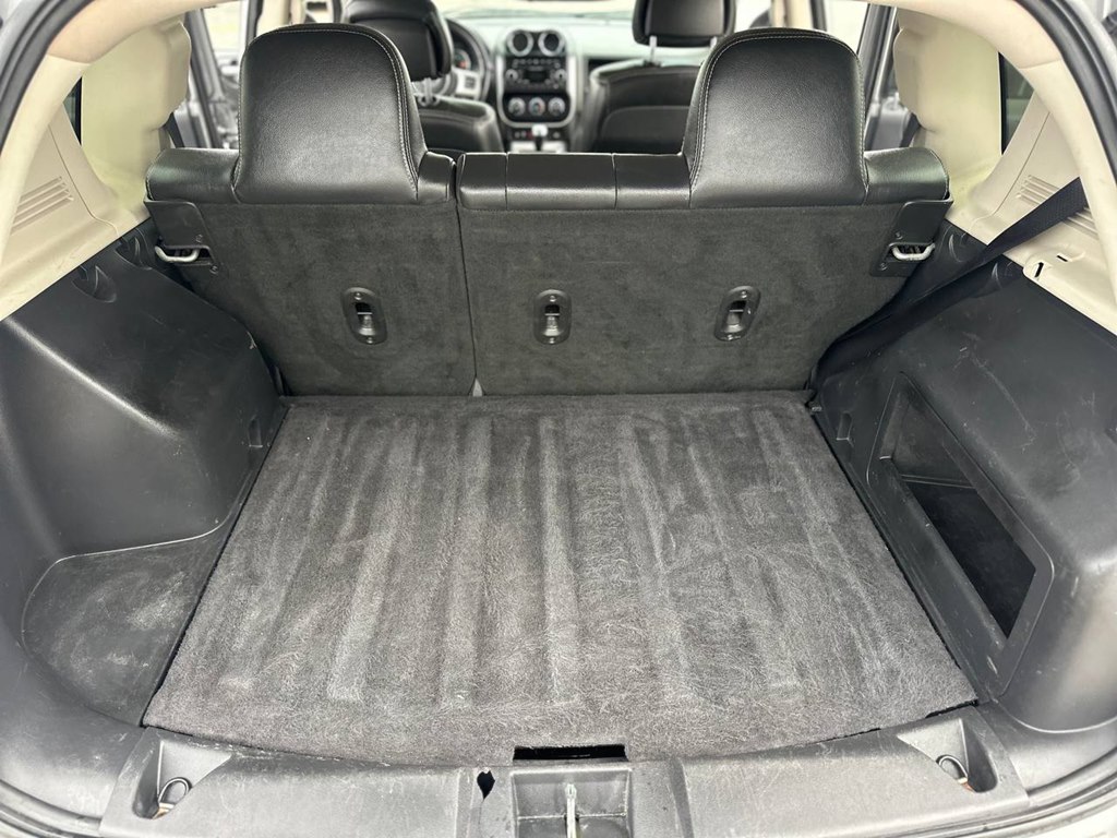 Photo 9 of this JEEP COMPASS