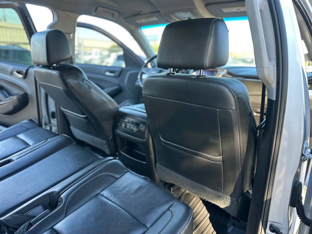 Photo 24 of this CHEVROLET SUBURBAN