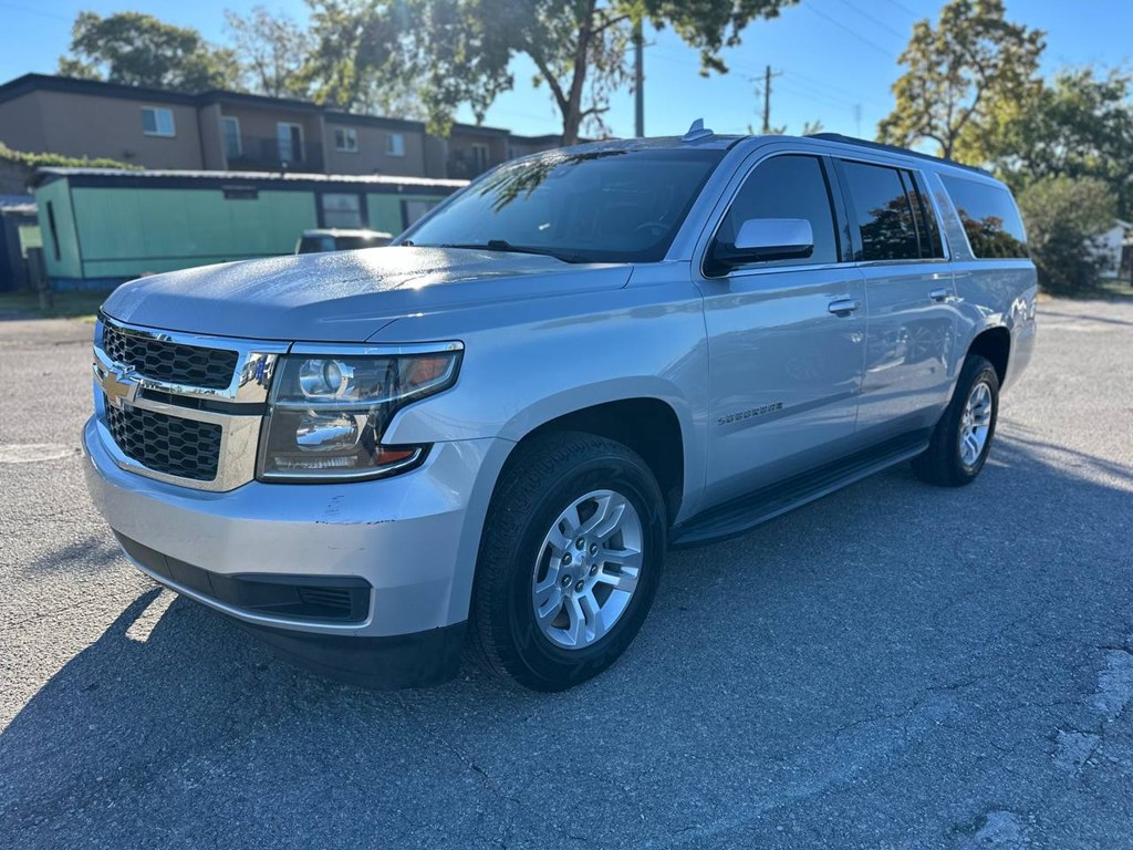 Photo 2 of this CHEVROLET SUBURBAN