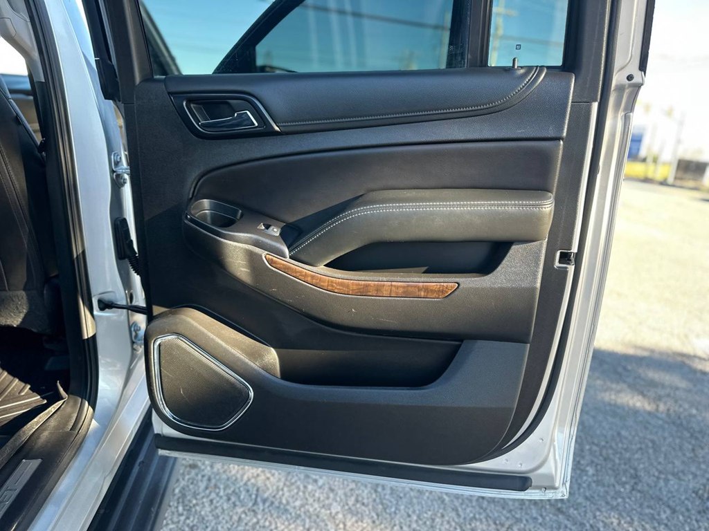 Photo 23 of this CHEVROLET SUBURBAN