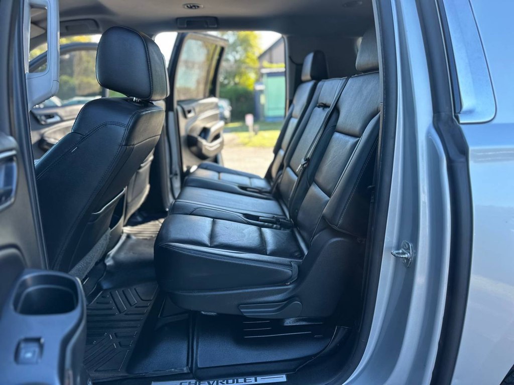 Photo 17 of this CHEVROLET SUBURBAN