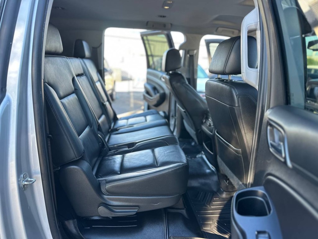 Photo 22 of this CHEVROLET SUBURBAN