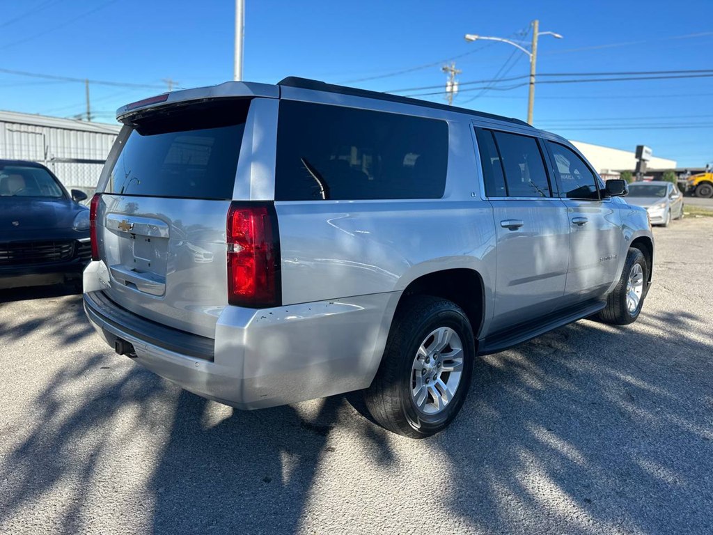 Photo 6 of this CHEVROLET SUBURBAN