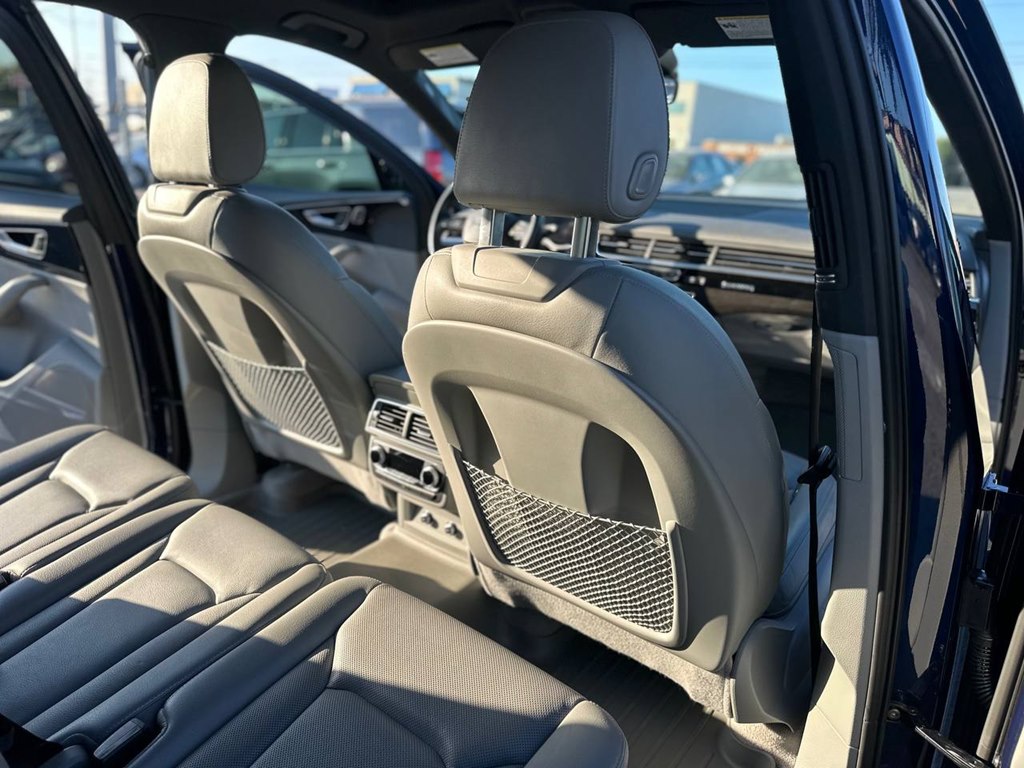 Photo 21 of this AUDI Q7