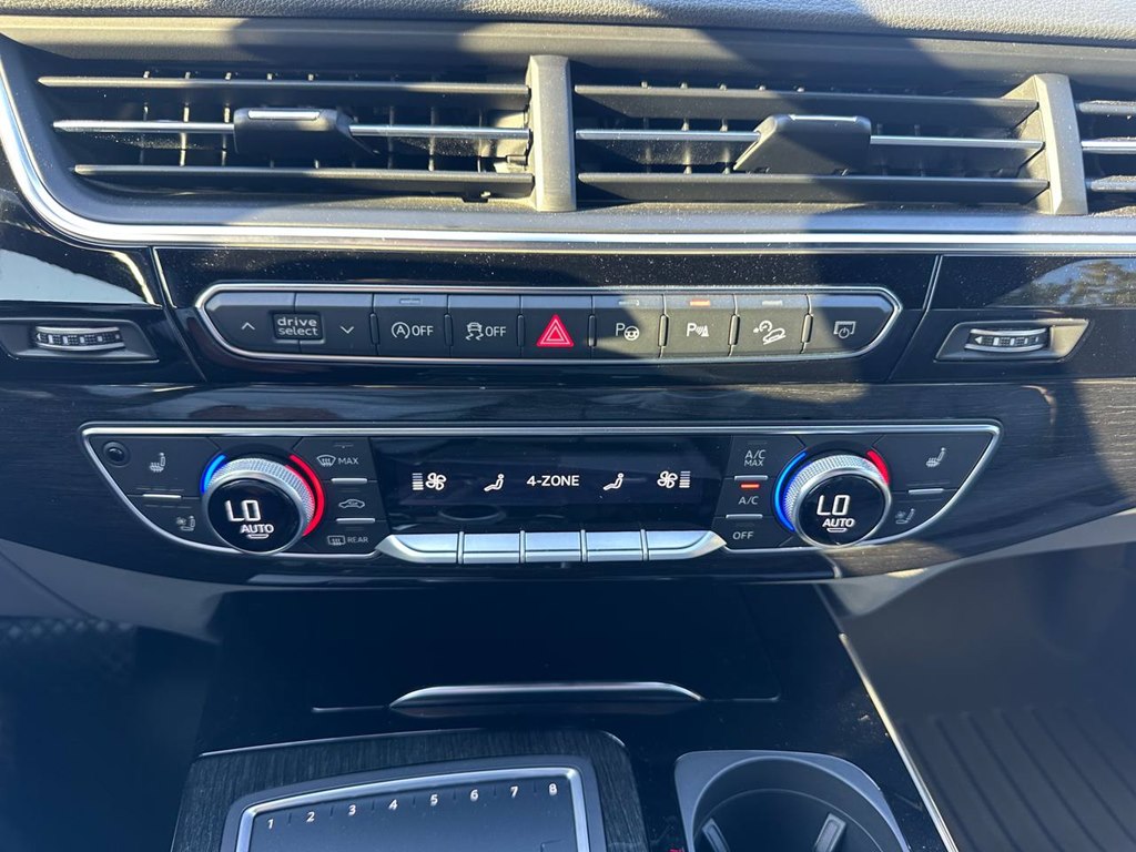 Photo 34 of this AUDI Q7