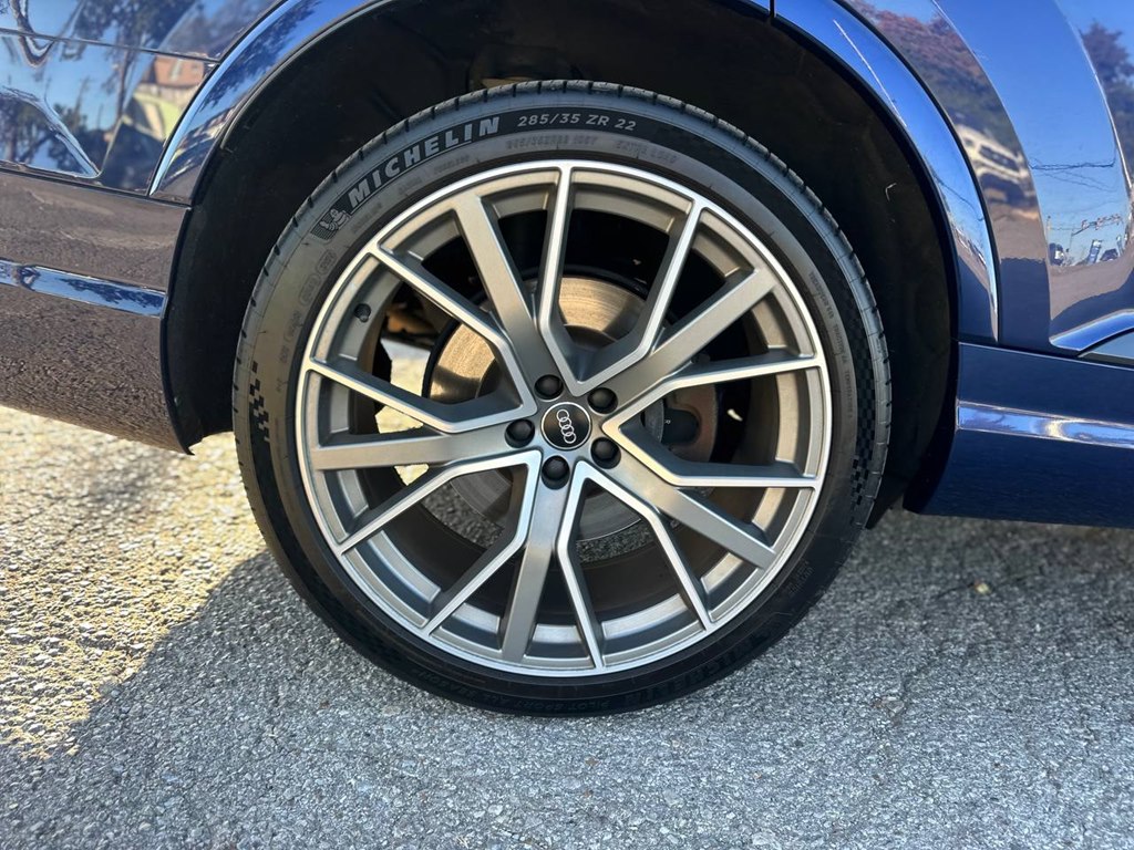 Photo 27 of this AUDI Q7
