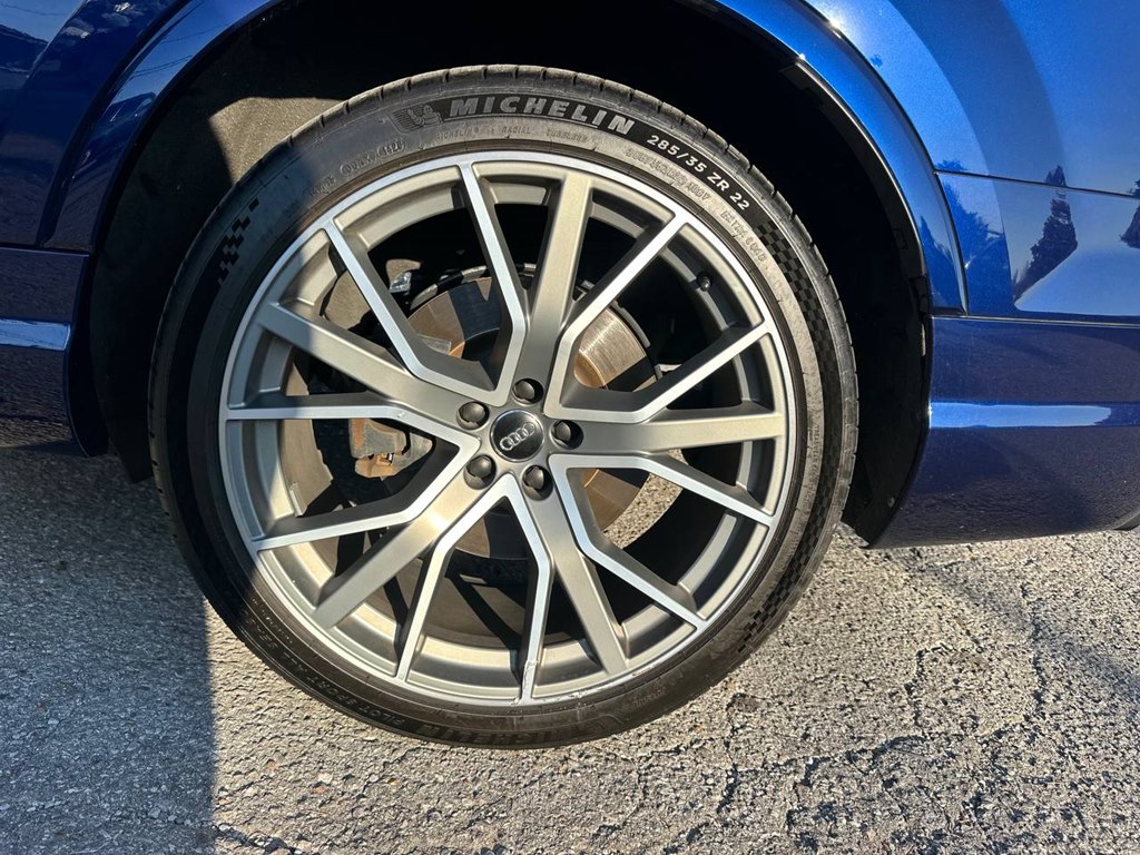 Photo 29 of this AUDI Q7