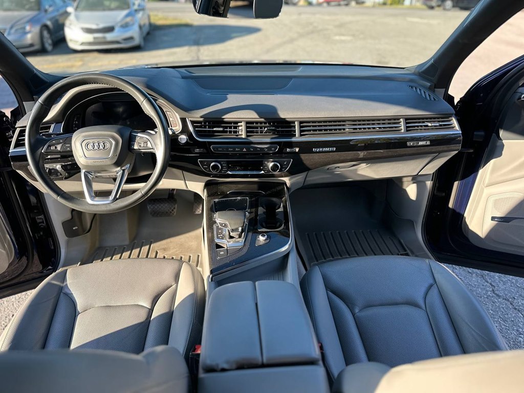 Photo 19 of this AUDI Q7