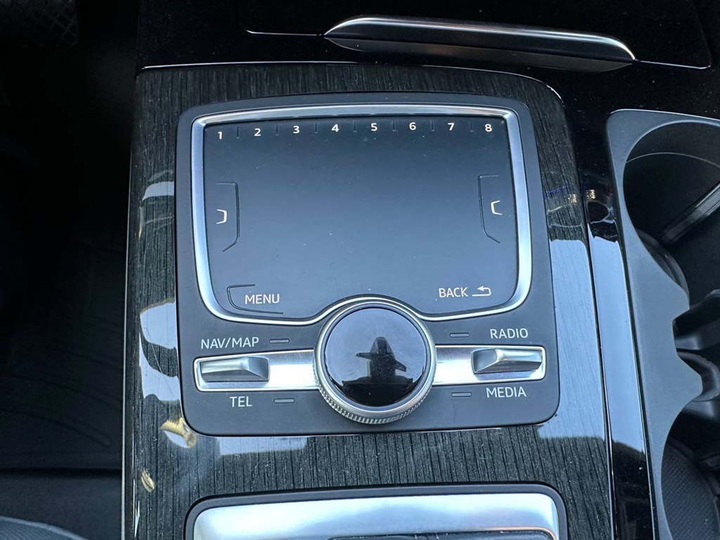 Photo 35 of this AUDI Q7