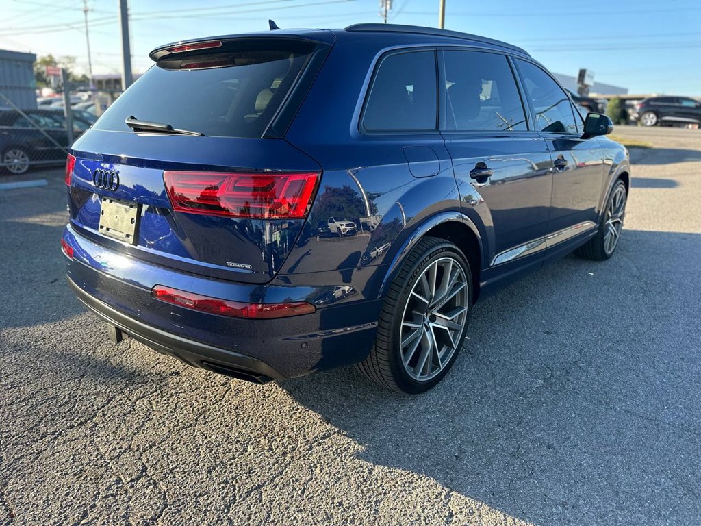 Photo 5 of this AUDI Q7